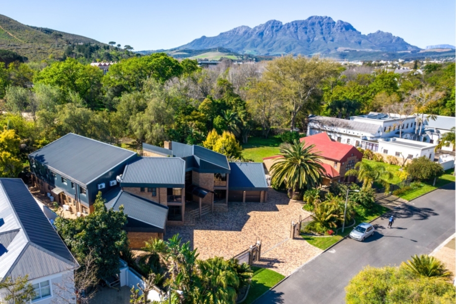 8 Bedroom Property for Sale in Die Boord Western Cape